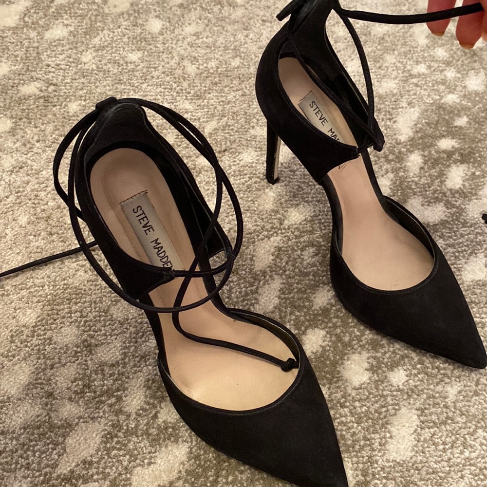 Black Steve Madden pumps
